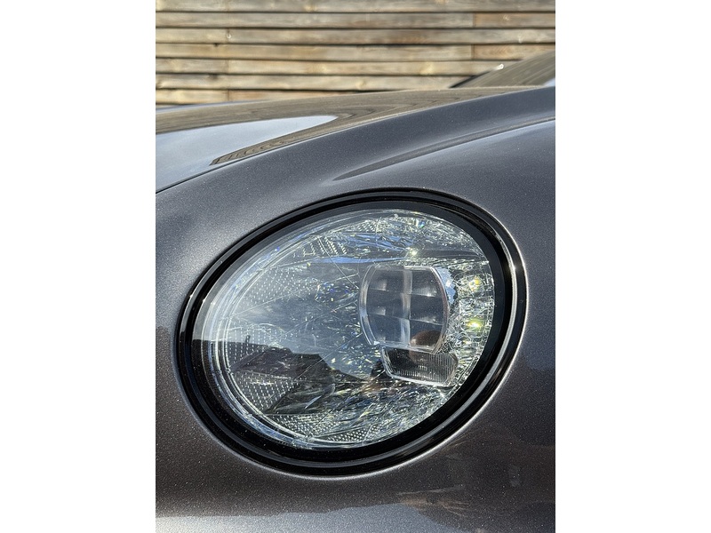Bentley Continental 2022'72 V8 GT | Mulliner | Pan Roof | Rotating screen | NAIM - U9090
