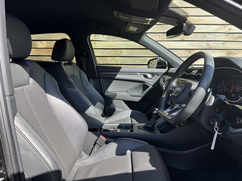 Audi Q3 2023'23 TFSI CoD Black Edition | SONOS | Heated Front Seats - U9095
