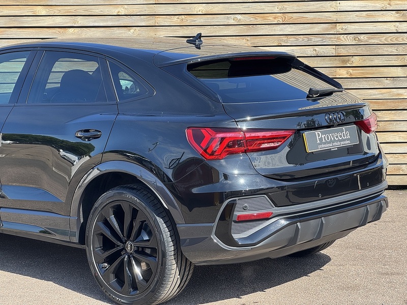 Audi Q3 2023'23 TFSI CoD Black Edition | SONOS | Heated Front Seats - U9095