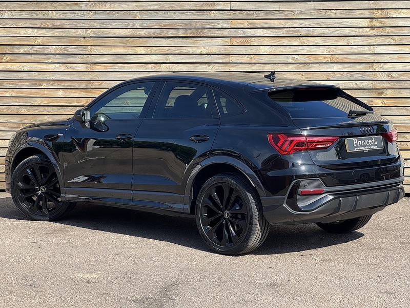Audi Q3 2023'23 TFSI CoD Black Edition | SONOS | Heated Front Seats - U9095