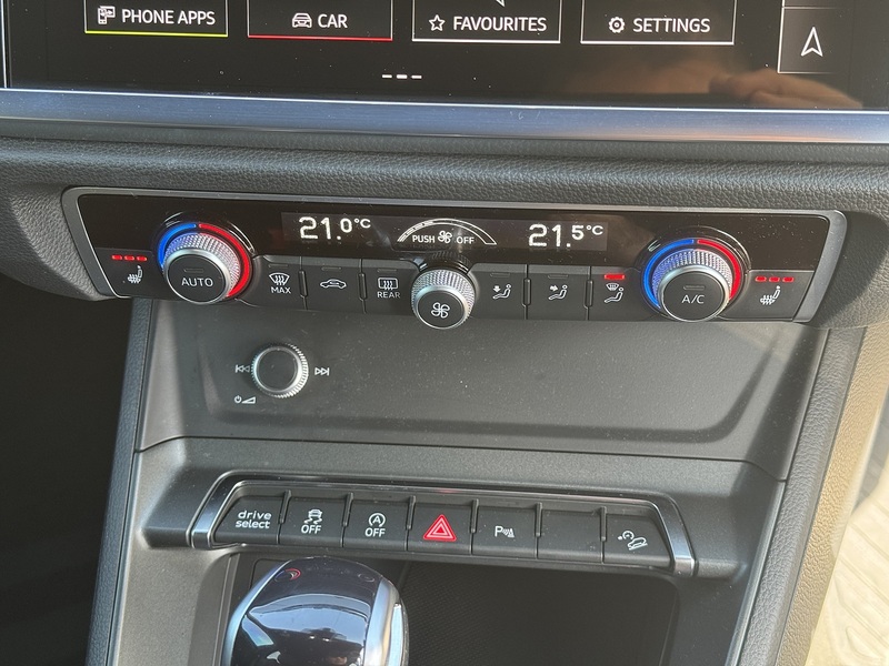 Audi Q3 2023'23 TFSI CoD Black Edition | SONOS | Heated Front Seats - U9095