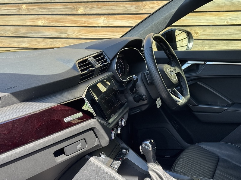 Audi Q3 2023'23 TFSI CoD Black Edition | SONOS | Heated Front Seats - U9095