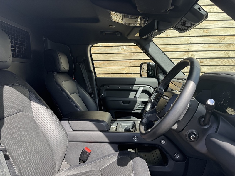 Land Rover Defender 110 2024'24 D300 MHEV X-Dynamic HSE Commercial | Rear Seat Conversion Available - U9097