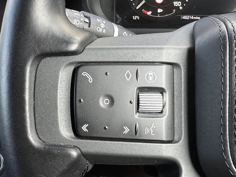 Land Rover Defender 110 2024'24 D300 MHEV X-Dynamic HSE Commercial | Rear Seat Conversion Available - U9097