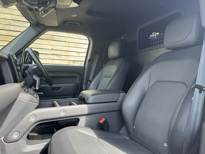 Land Rover Defender 110 2024'24 D300 MHEV X-Dynamic HSE Commercial | Rear Seat Conversion Available - U9097