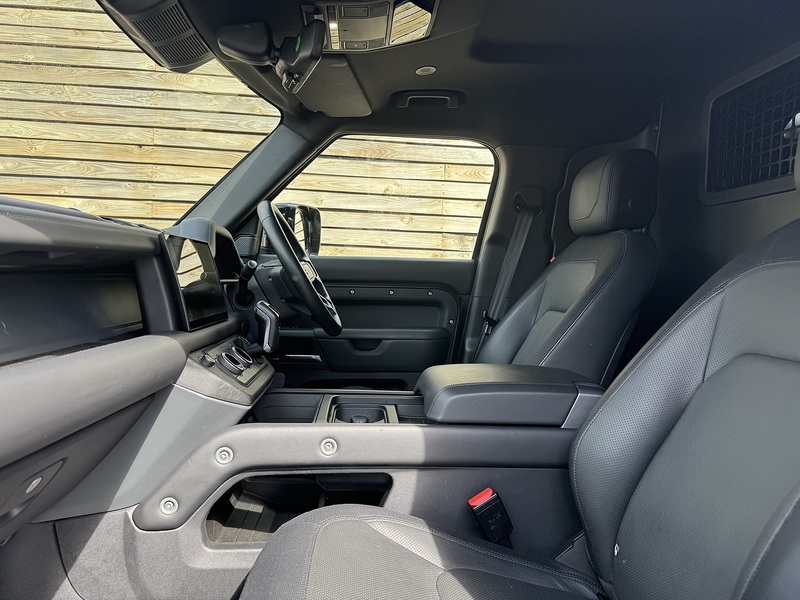 Land Rover Defender 110 2024'24 D300 MHEV X-Dynamic HSE Commercial | Rear Seat Conversion Available - U9097