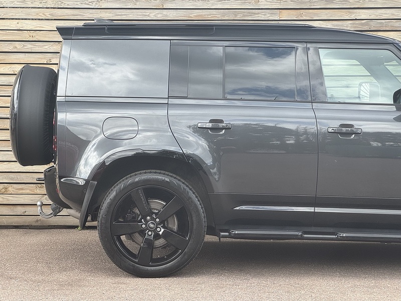 Land Rover Defender 110 2024'24 D300 MHEV X-Dynamic HSE Commercial | Rear Seat Conversion Available - U9097