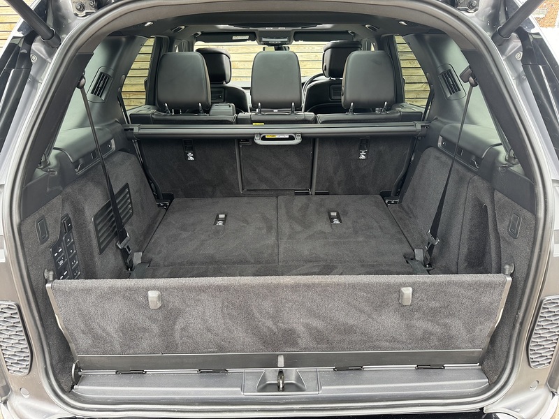 Land Rover Discovery 2023'72 D300 MHEV Metropolitan Edition | Big Spec | Pan Roof - U9098