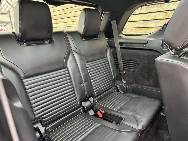 Land Rover Discovery 2023'72 D300 MHEV Metropolitan Edition | Big Spec | Pan Roof - U9098