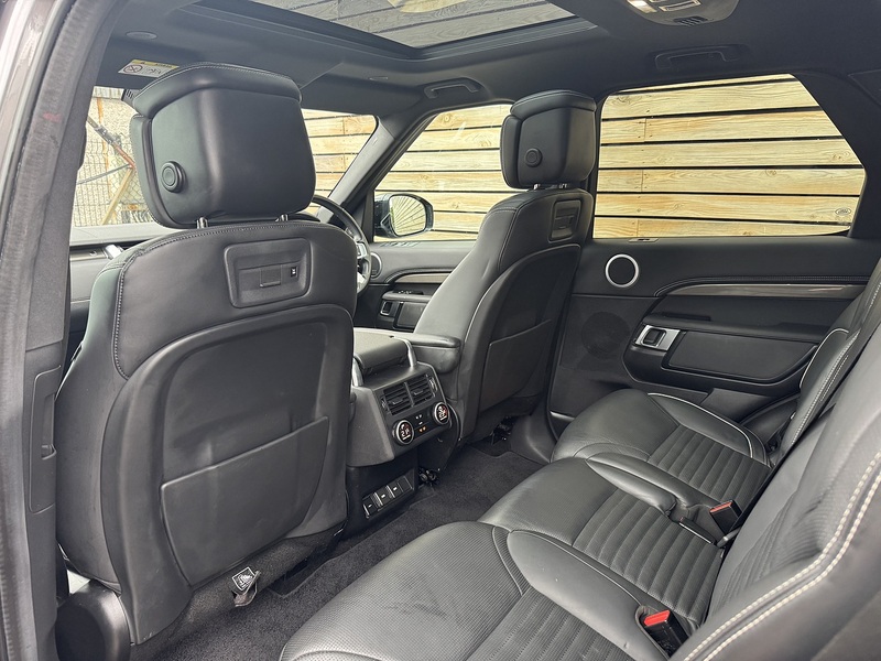 Land Rover Discovery 2023'72 D300 MHEV Metropolitan Edition | Big Spec | Pan Roof - U9098