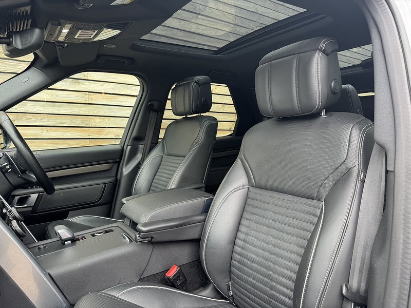 Land Rover Discovery 2023'72 D300 MHEV Metropolitan Edition | Big Spec | Pan Roof - U9098