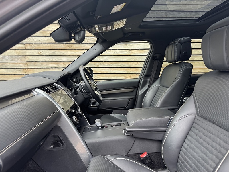 Land Rover Discovery 2023'72 D300 MHEV Metropolitan Edition | Big Spec | Pan Roof - U9098