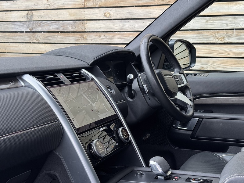 Land Rover Discovery 2023'72 D300 MHEV Metropolitan Edition | Big Spec | Pan Roof - U9098