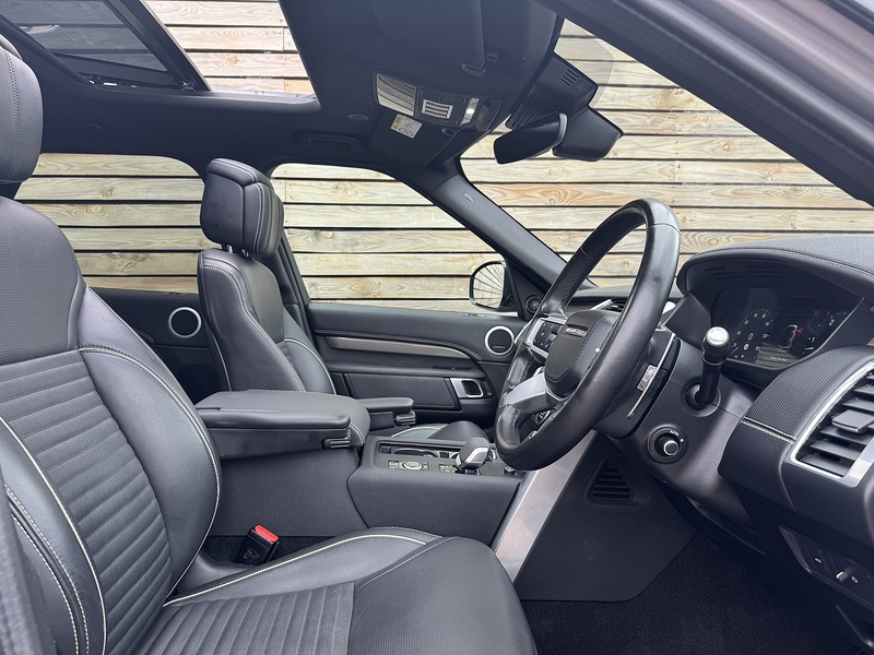 Land Rover Discovery 2023'72 D300 MHEV Metropolitan Edition | Big Spec | Pan Roof - U9098