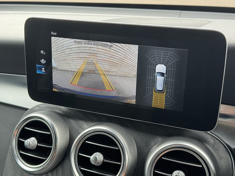 Mercedes-Benz GLC 2020'20 GLC300d AMG Line | Heated Seats | Wireless Phone Charging - U9110