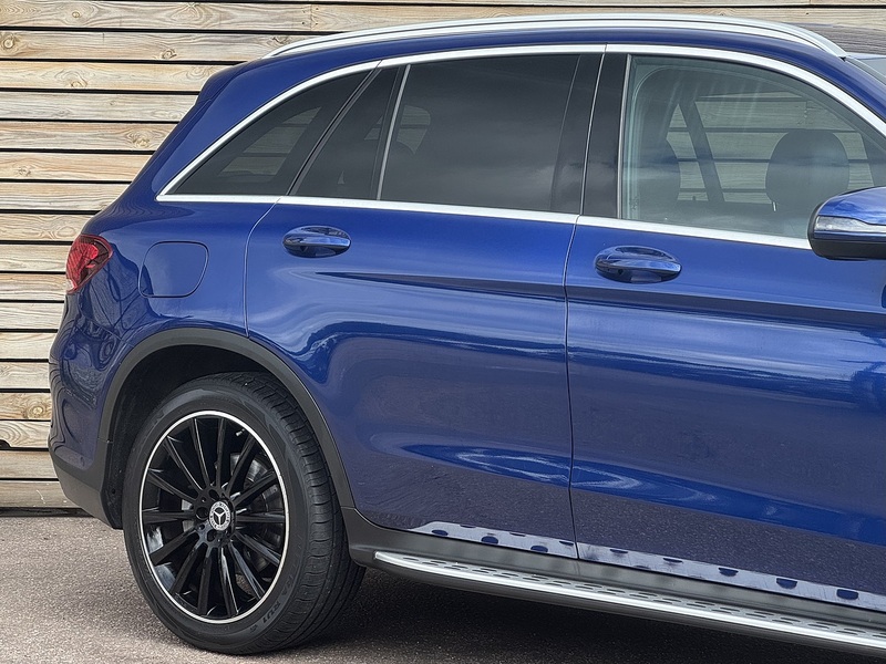 Mercedes-Benz GLC 2020'20 GLC300d AMG Line | Heated Seats | Wireless Phone Charging - U9110