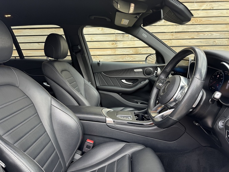 Mercedes-Benz GLC 2020'20 GLC300d AMG Line | Heated Seats | Wireless Phone Charging - U9110