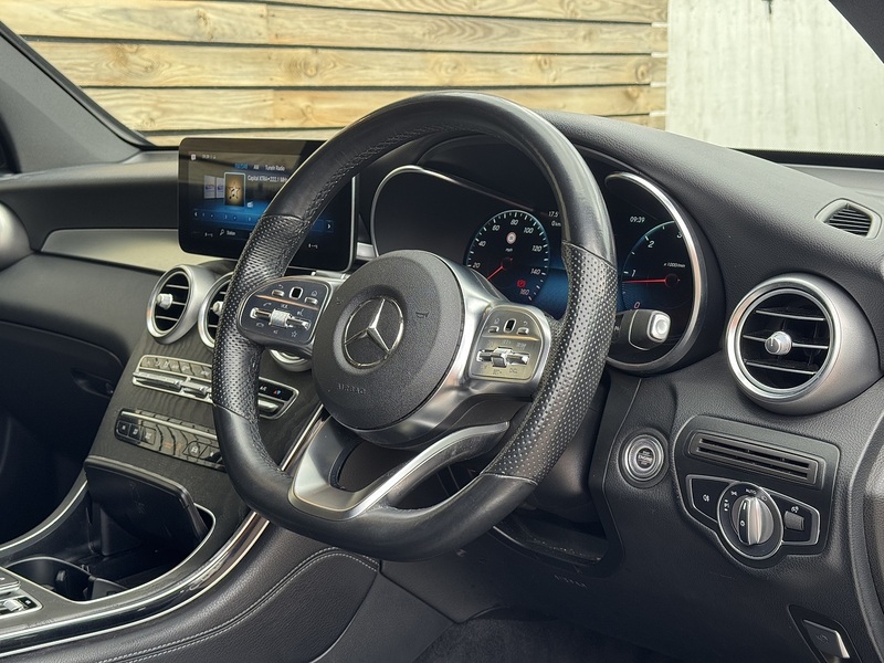 Mercedes-Benz GLC 2020'20 GLC300d AMG Line | Heated Seats | Wireless Phone Charging - U9110