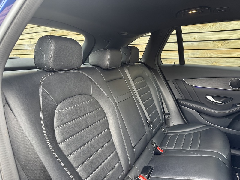 Mercedes-Benz GLC 2020'20 GLC300d AMG Line | Heated Seats | Wireless Phone Charging - U9110
