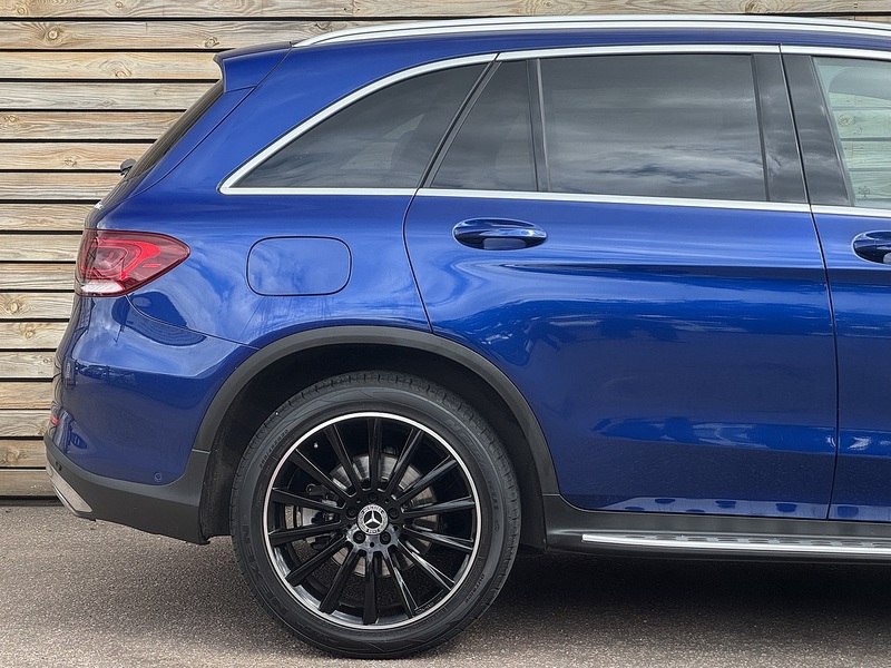 Mercedes-Benz GLC 2020'20 GLC300d AMG Line | Heated Seats | Wireless Phone Charging - U9110