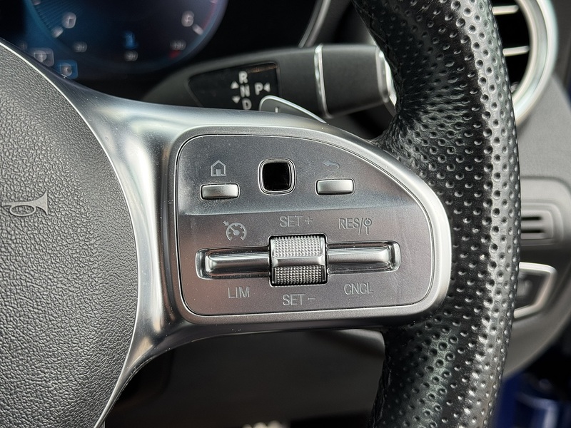Mercedes-Benz GLC 2020'20 GLC300d AMG Line | Heated Seats | Wireless Phone Charging - U9110