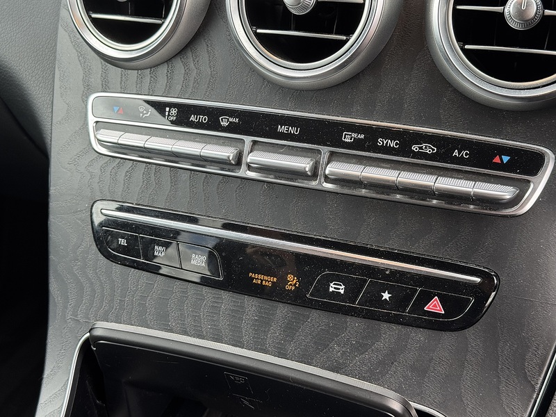 Mercedes-Benz GLC 2020'20 GLC300d AMG Line | Heated Seats | Wireless Phone Charging - U9110