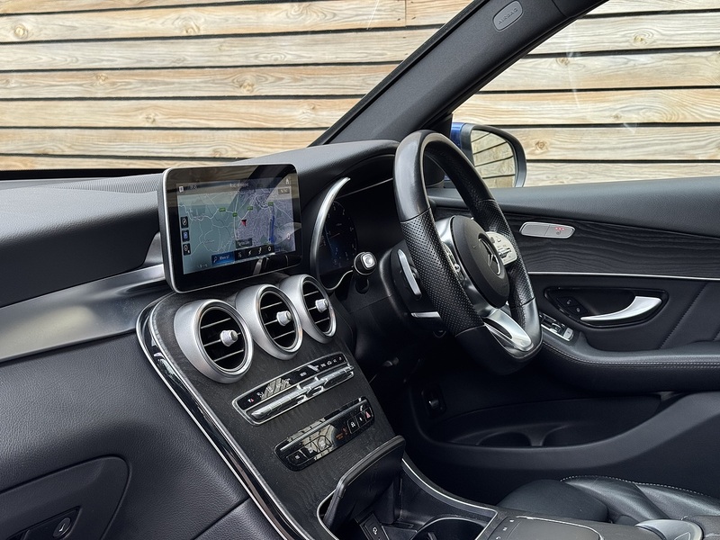 Mercedes-Benz GLC 2020'20 GLC300d AMG Line | Heated Seats | Wireless Phone Charging - U9110
