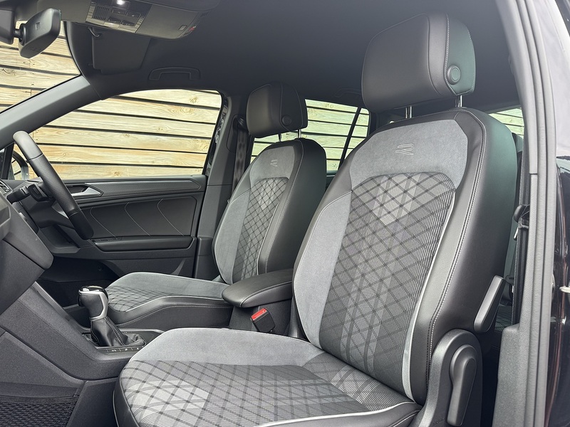 Volkswagen Tiguan 2022'72 TSI R-Line | Top Spec | Heated Steering Wheel - U9116