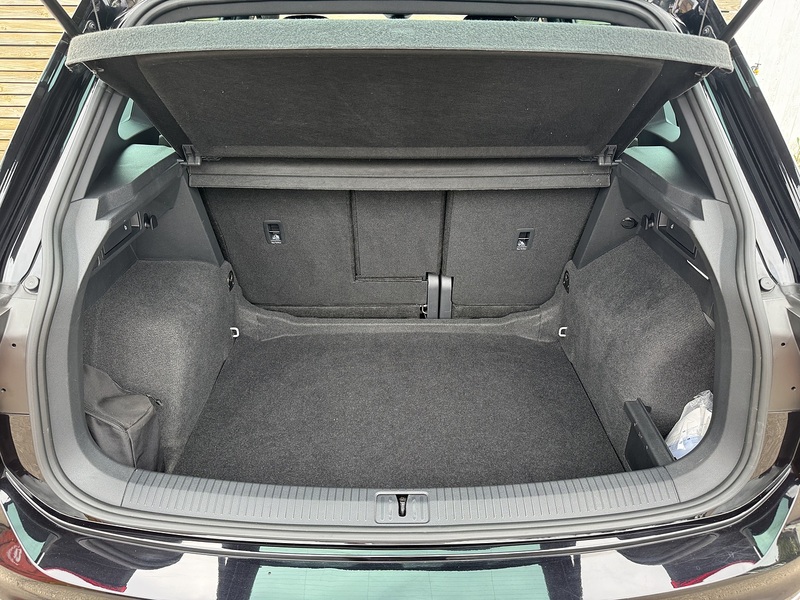 Volkswagen Tiguan 2022'72 TSI R-Line | Top Spec | Heated Steering Wheel - U9116