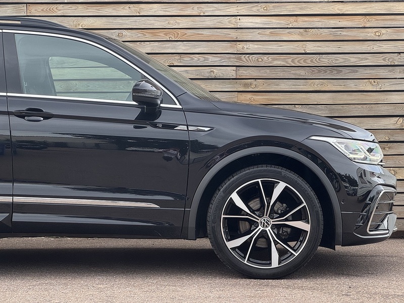 Volkswagen Tiguan 2022'72 TSI R-Line | Top Spec | Heated Steering Wheel - U9116