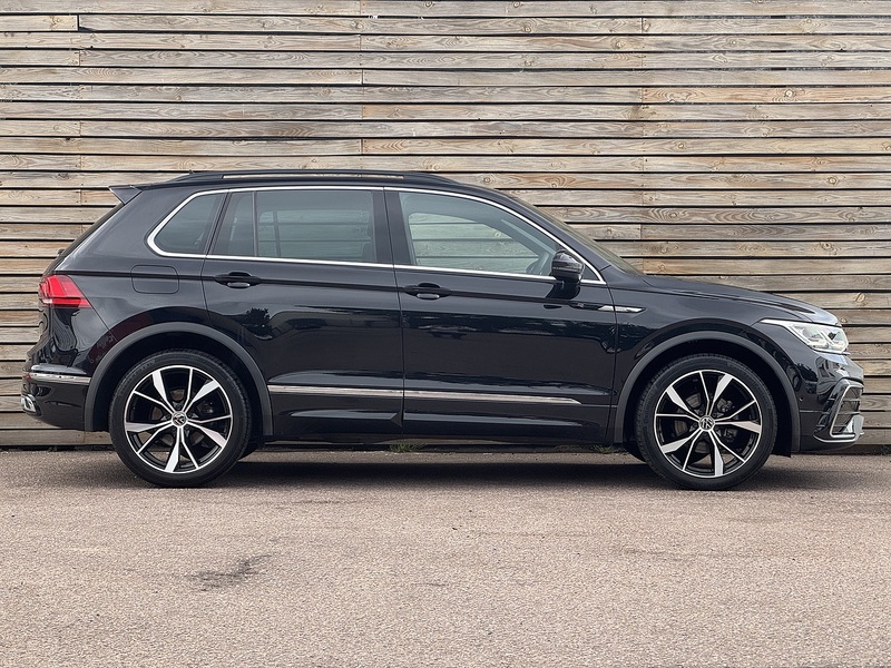 Volkswagen Tiguan 2022'72 TSI R-Line | Top Spec | Heated Steering Wheel - U9116