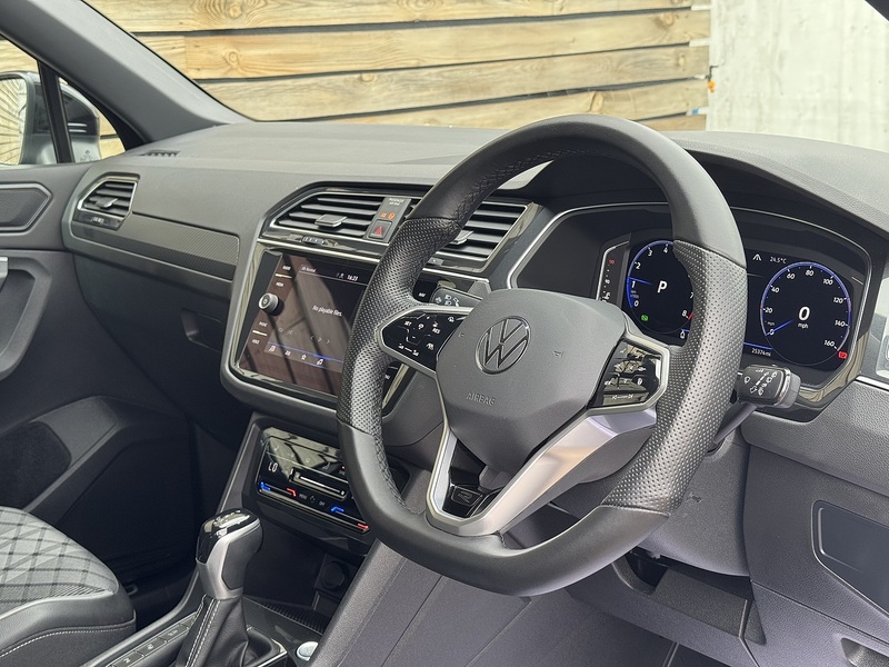 Volkswagen Tiguan 2022'72 TSI R-Line | Top Spec | Heated Steering Wheel - U9116