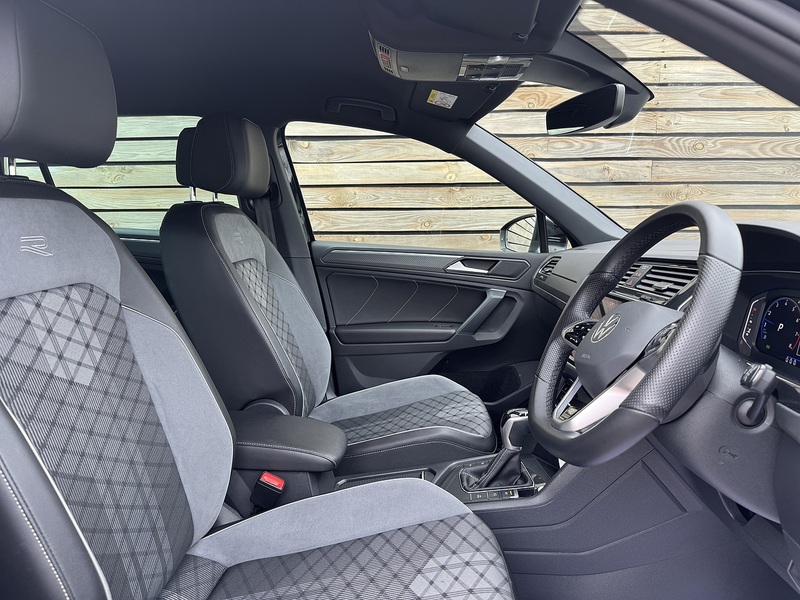 Volkswagen Tiguan 2022'72 TSI R-Line | Top Spec | Heated Steering Wheel - U9116