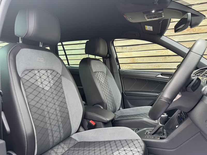 Volkswagen Tiguan 2022'72 TSI R-Line | Top Spec | Heated Steering Wheel - U9116