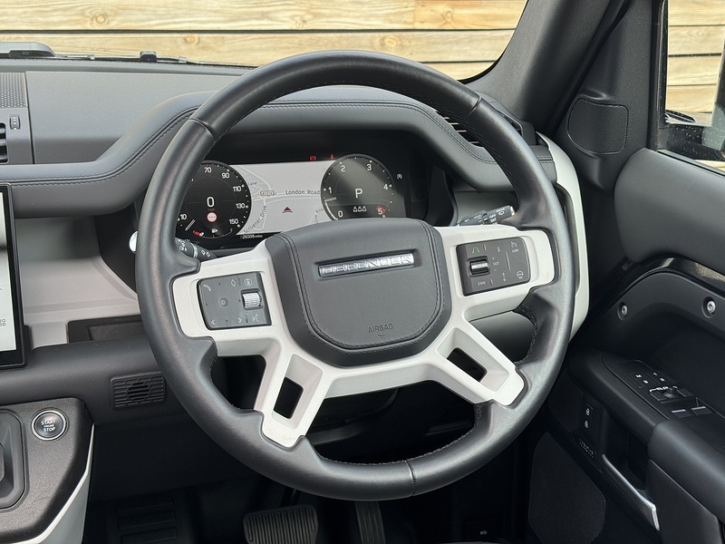 Land Rover Defender 90 2024'74 D250 MHEV X-Dynamic HSE | Pan Roof | 6 Seats! - U9121