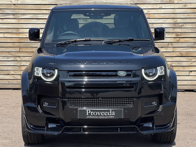 Land Rover Defender 90 2024'74 D250 MHEV X-Dynamic HSE | Pan Roof | 6 Seats! - U9121