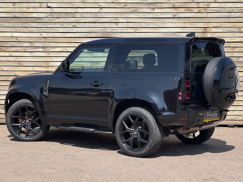 Land Rover Defender 90 2024'74 D250 MHEV X-Dynamic HSE | Pan Roof | 6 Seats! - U9121