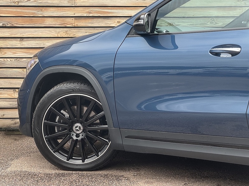 Mercedes-Benz GLA 2023'23 GLA200d AMG Line Night Edition | Premium Plus | Pan Roof - U9128