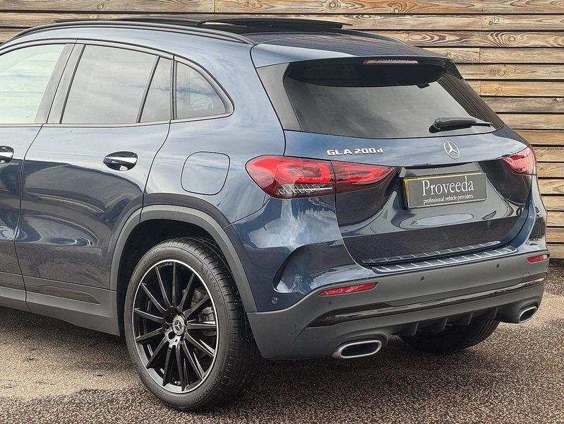 Mercedes-Benz GLA 2023'23 GLA200d AMG Line Night Edition | Premium Plus | Pan Roof - U9128