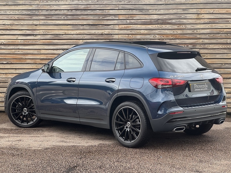 Mercedes-Benz GLA 2023'23 GLA200d AMG Line Night Edition | Premium Plus | Pan Roof - U9128
