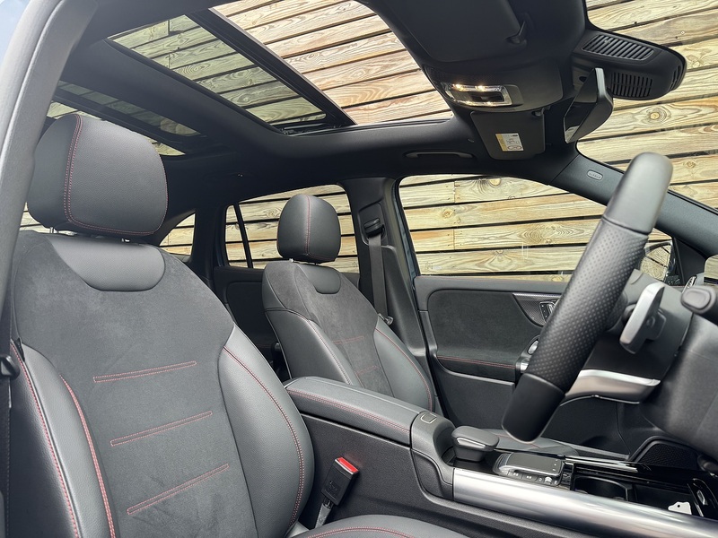 Mercedes-Benz GLA 2023'23 GLA200d AMG Line Night Edition | Premium Plus | Pan Roof - U9128