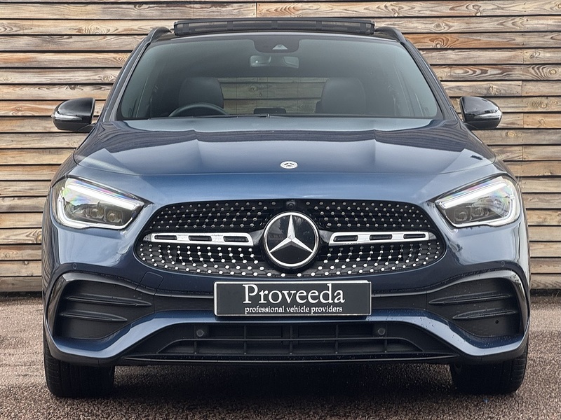 Mercedes-Benz GLA 2023'23 GLA200d AMG Line Night Edition | Premium Plus | Pan Roof - U9128