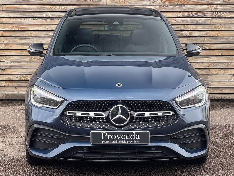 Mercedes-Benz GLA 2023'23 GLA200d AMG Line Night Edition | Premium Plus | Pan Roof - U9128