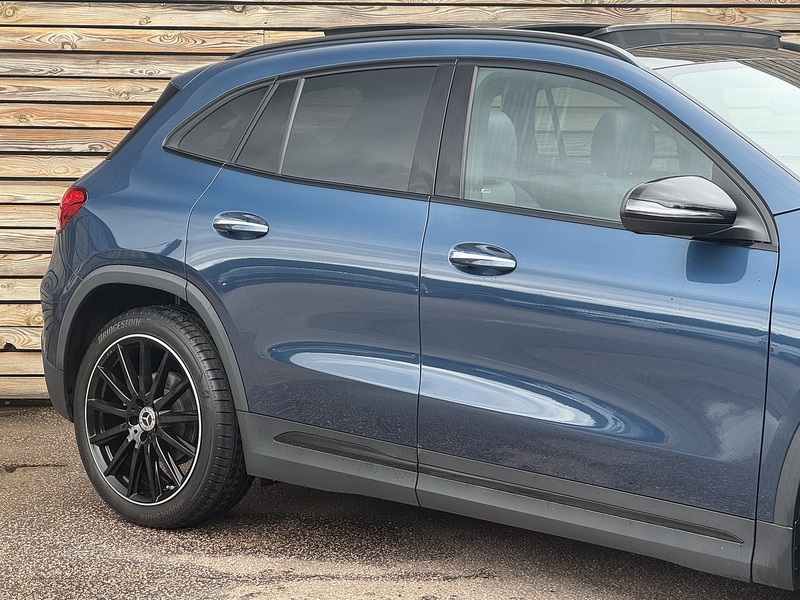 Mercedes-Benz GLA 2023'23 GLA200d AMG Line Night Edition | Premium Plus | Pan Roof - U9128