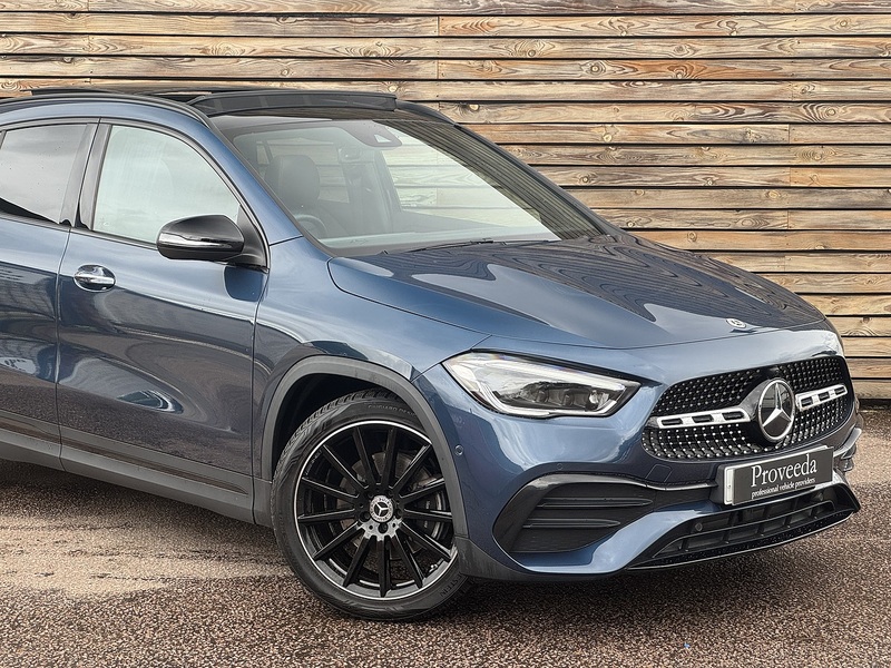 Mercedes-Benz GLA 2023'23 GLA200d AMG Line Night Edition | Premium Plus | Pan Roof - U9128