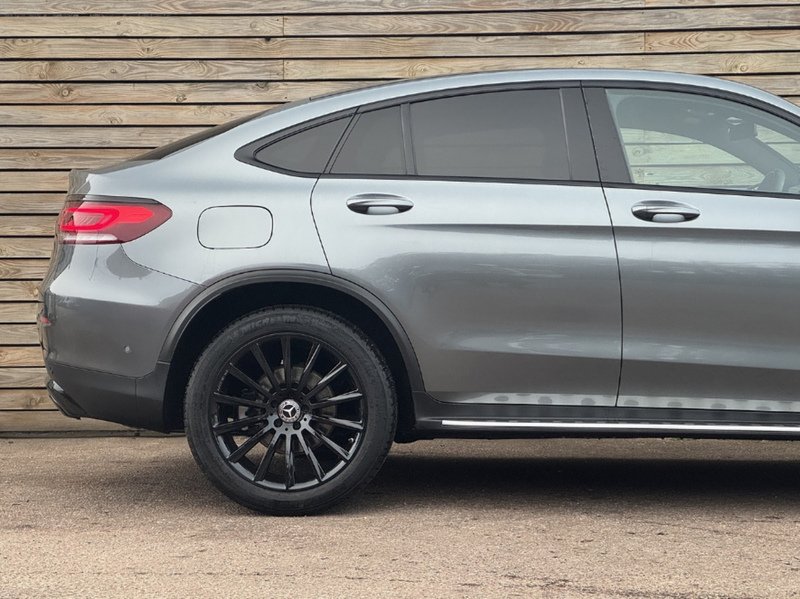Mercedes-Benz GLC 2022'22 GLC300h MHEV AMG Line (Premium) | Ambient Lighting | De Chromed - U9131