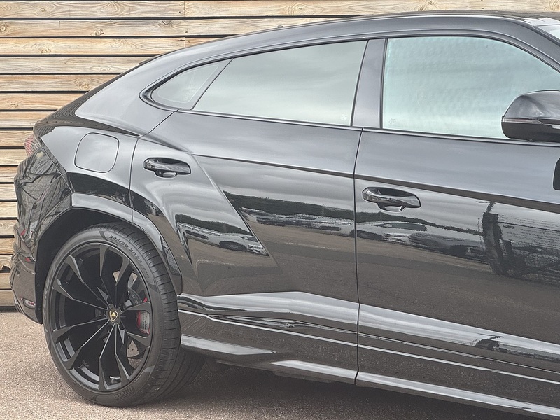 Lamborghini Urus 2020'70 V8 BiTurbo | Pan Roof | Mega Spec! - U9133