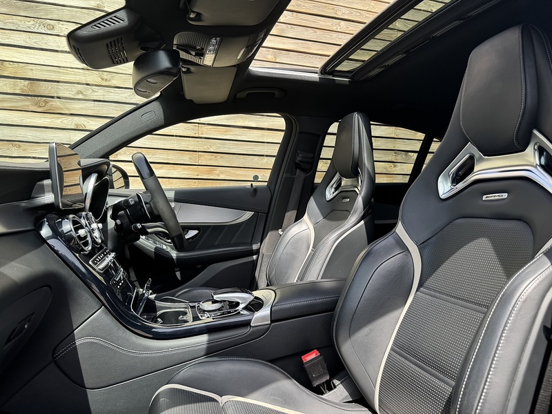Mercedes-Benz GLC 2018'68 GLC63 V8 BiTurbo AMG S (premium) | Pan Roof | Big Spec! - U9134