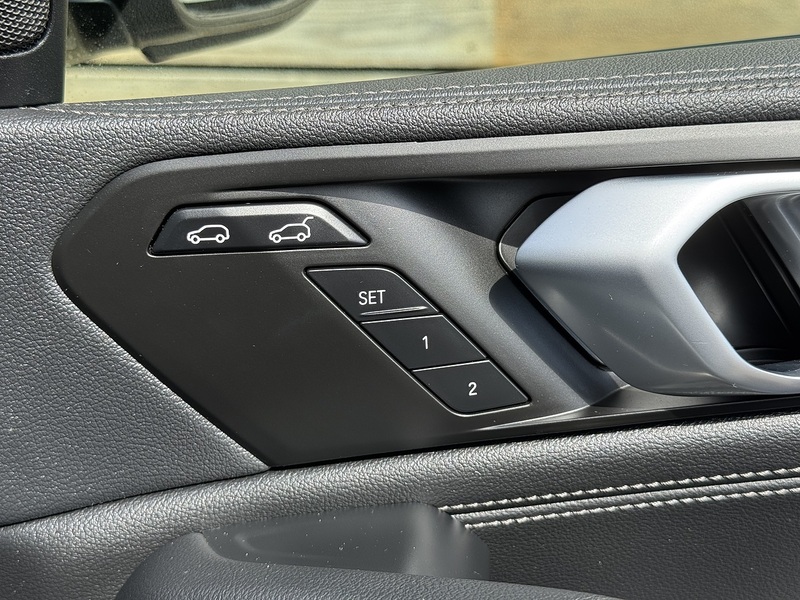 BMW X6 2023'23 40i MHT M Sport | M Sport Pro Pack | Ambient Lighting - U9147