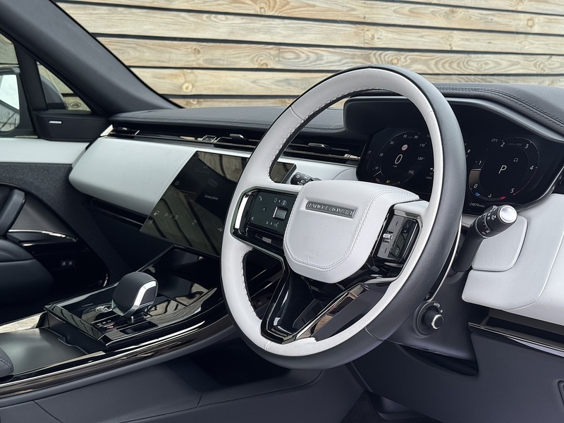 Land Rover Range Rover Sport 2025'25 D300 MHEV Dynamic SE | Huge Spec | Pan Roof - U9148
